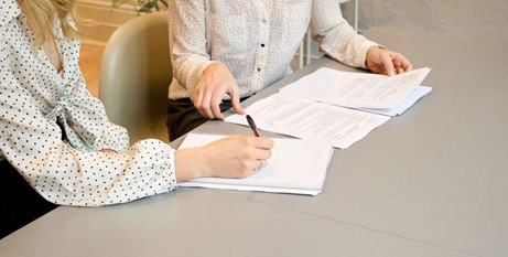 Tips to Identify the Right Lawyer for You